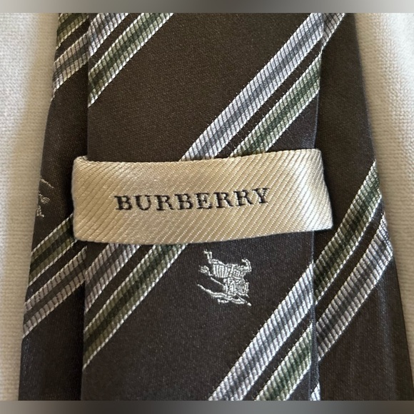 Men’s Burberry Silk Tie - Picture 3 of 3